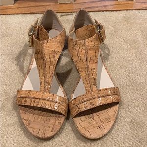 NIB Donald Pliner Bravo T-strap Cork